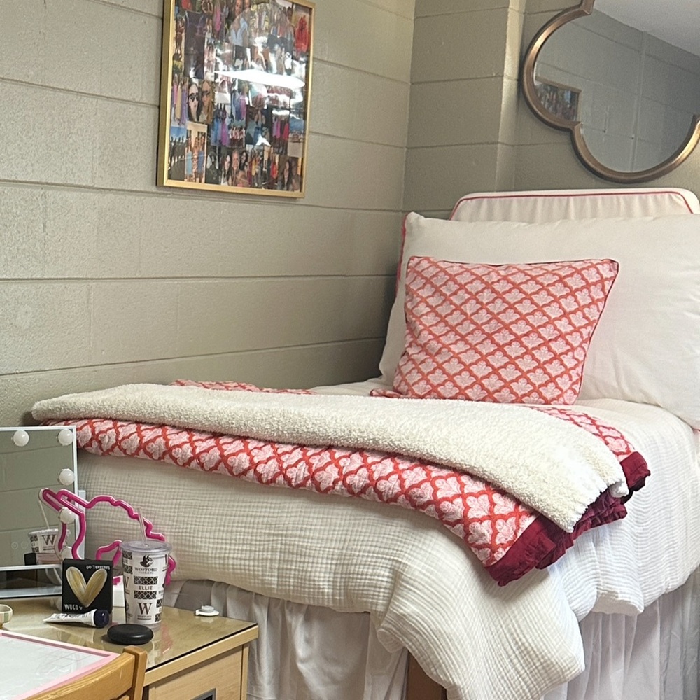 Roller Rabbit Jemina bedding!! - Picture 3 of 3